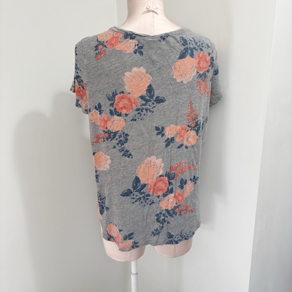 🌷 sale* Torrid Oversized V Neck Floral T Shirt Size Medium Modal Lightweight - Picture 3 of 12